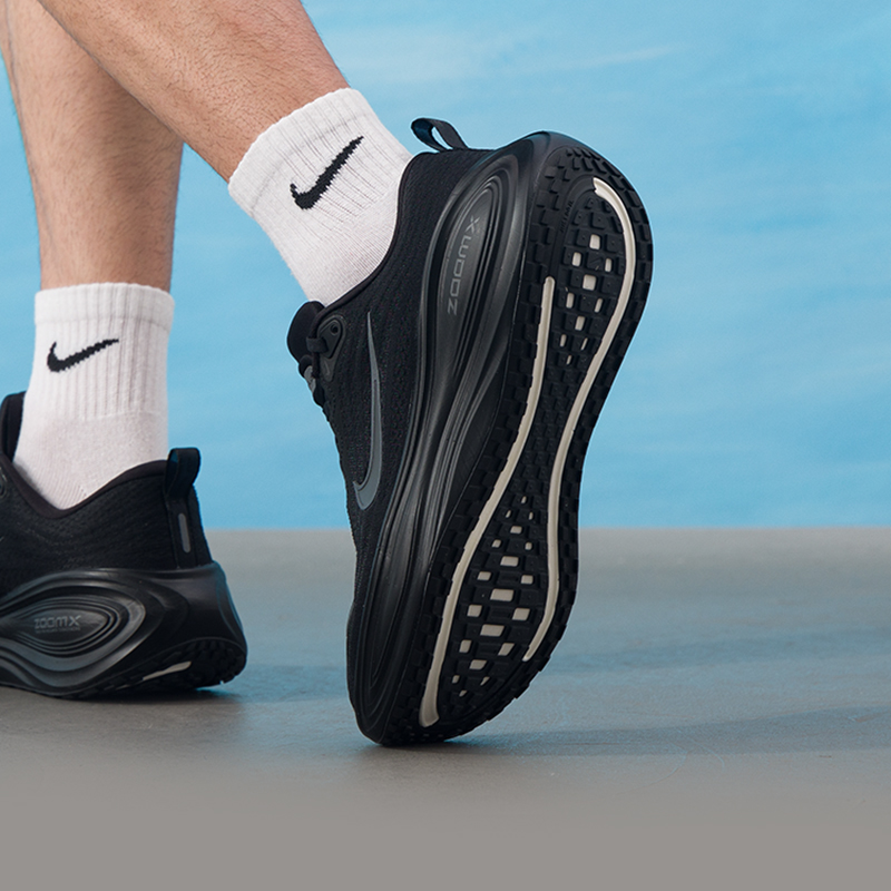 Nike Men's Shoes Vomero Plus S - Men'S Shoes Nike Black avis et prix
