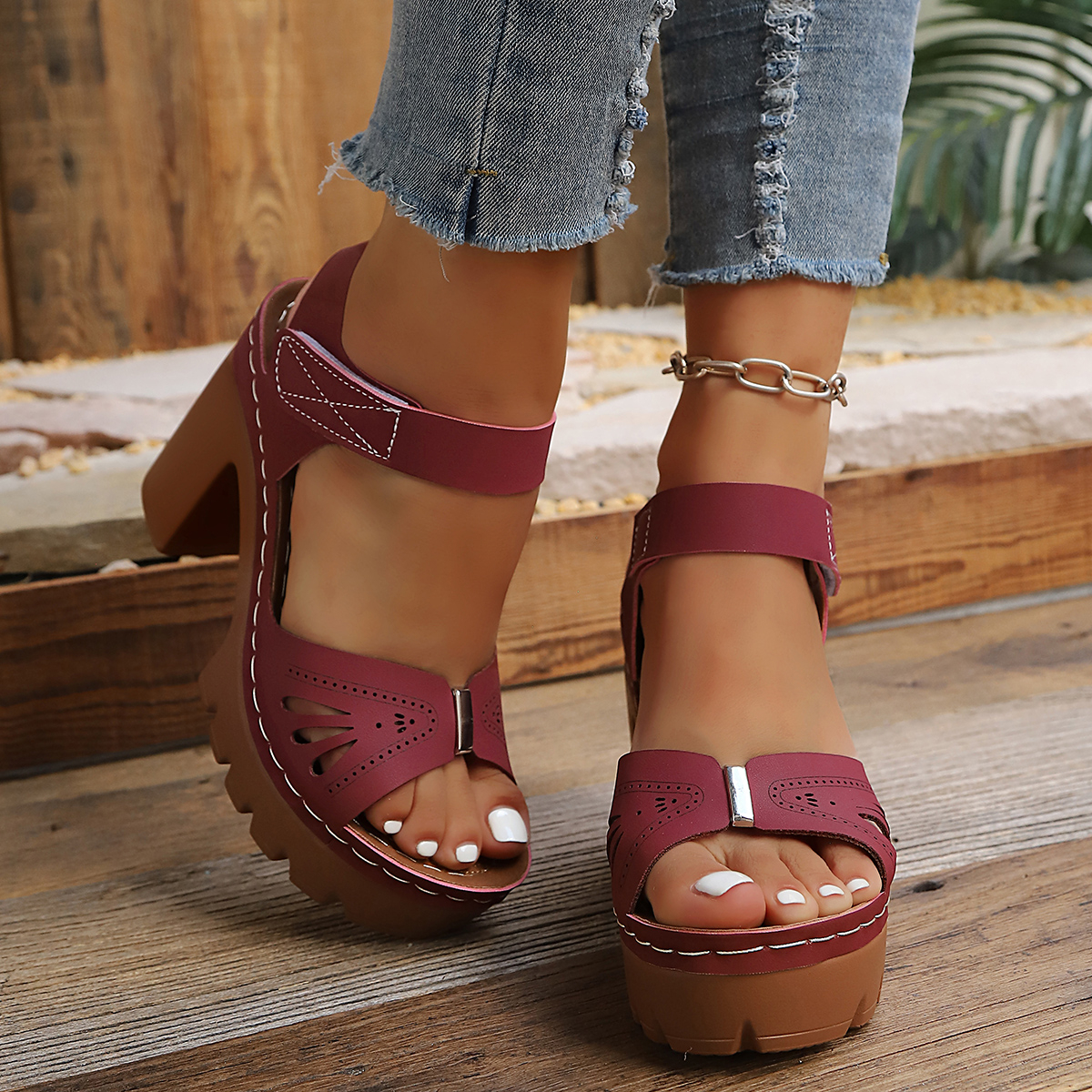 Women's Large Size Solid Color - Velcro Strap Sandal avis et prix
